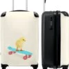 NoBoringSuitcases.com® Kinderkoffer - Trolley Op Wieltjes - Kuiken - Skateboard - Blauw - Kinderen - Dieren - Reiskoffer Kinderen - Past Binnen 55x40x20 Cm En 55x35x25 Cm - Fotokoffer -Koffer Winkel 1000x1200 3