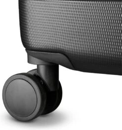 Swiss Alpine 2.0 - Reiskoffer - 67 Cm - 4 Wielen - Zwart -Koffer Winkel 1121x1200 5