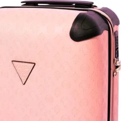 Guess Wilder 18 In 4 Wheeler Dames Reiskoffer - Pale Roze -Koffer Winkel 1197x1200 1