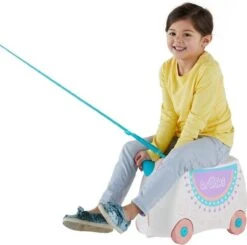 Trunki - Trunki Ride-On Lama Lola -Koffer Winkel 1200x1189 3
