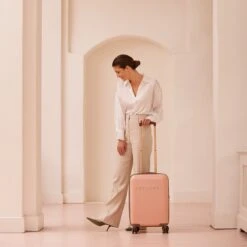 SUITSUIT - Fab Seventies - Coral Cloud - Handbagage (55 Cm) 13 SUITSUIT - Fab Seventies - Coral Cloud - Handbagage (55 Cm) -Koffer Winkel 1200x1200 1009