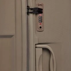 ©TROLLEYZ - Venice No.10 - Trolley - 55cm Met TSA Slot - Dubbele Wielen - 360° Spinners - 100% Polypropyleen - Handbagage Koffer In Pearl Sand 22 ©TROLLEYZ - Venice No.10 - Trolley - 55cm Met TSA Slot - Dubbele Wielen - 360° Spinners - 100% Polypropyleen - Handbagage Koffer In Pearl Sand -Koffer Winkel 1200x1200 1059