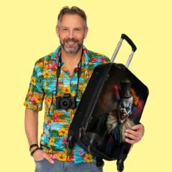 NoBoringSuitcases.com® Koffer Groot - Clown - Hoed - Kraag - Portret - Killer Clown - Trolley Koffer Met TSA-slot - Met Wielen - 90 Liter - Reiskoffer - 66 Cm -Koffer Winkel 1200x1200 1221