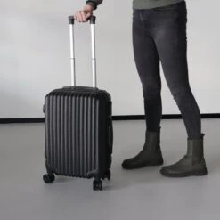 Handbagage Koffer 55cm Zwart 4 Wielen Trolley Met Pin Slot -Koffer Winkel 1200x1200 1423