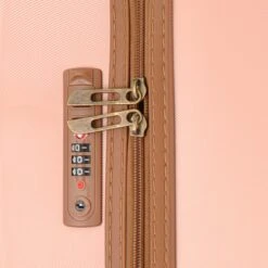 Oistr Florence Spinner L Matte Pink -Koffer Winkel 1200x1200 1578