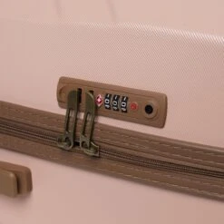 Oistr Florence Spinner L Matte Pink -Koffer Winkel 1200x1200 1580