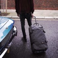 Eastpak TRANVERZ M Reiskoffer (67 X 35.5 X 30 Cm) - Black Denim 31 Eastpak TRANVERZ M Reiskoffer (67 X 35.5 X 30 Cm) - Black Denim -Koffer Winkel 1200x1200 1778