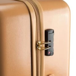 Princess Traveller Harlem - Reiskoffer - Recycled PET - Camel - L (76cm) 15 Princess Traveller Harlem - Reiskoffer - Recycled PET - Camel - L (76cm) -Koffer Winkel 1200x1200 1818