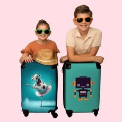 NoBoringSuitcases.com® Koffer - Koe - Ballet - Rok - Portret - Dieren - Trolley Op Wieltjes - Handbagagekoffer - Past Binnen 55x40x20 Cm En 55x35x25 Cm - Reiskoffer -Koffer Winkel 1200x1200 500