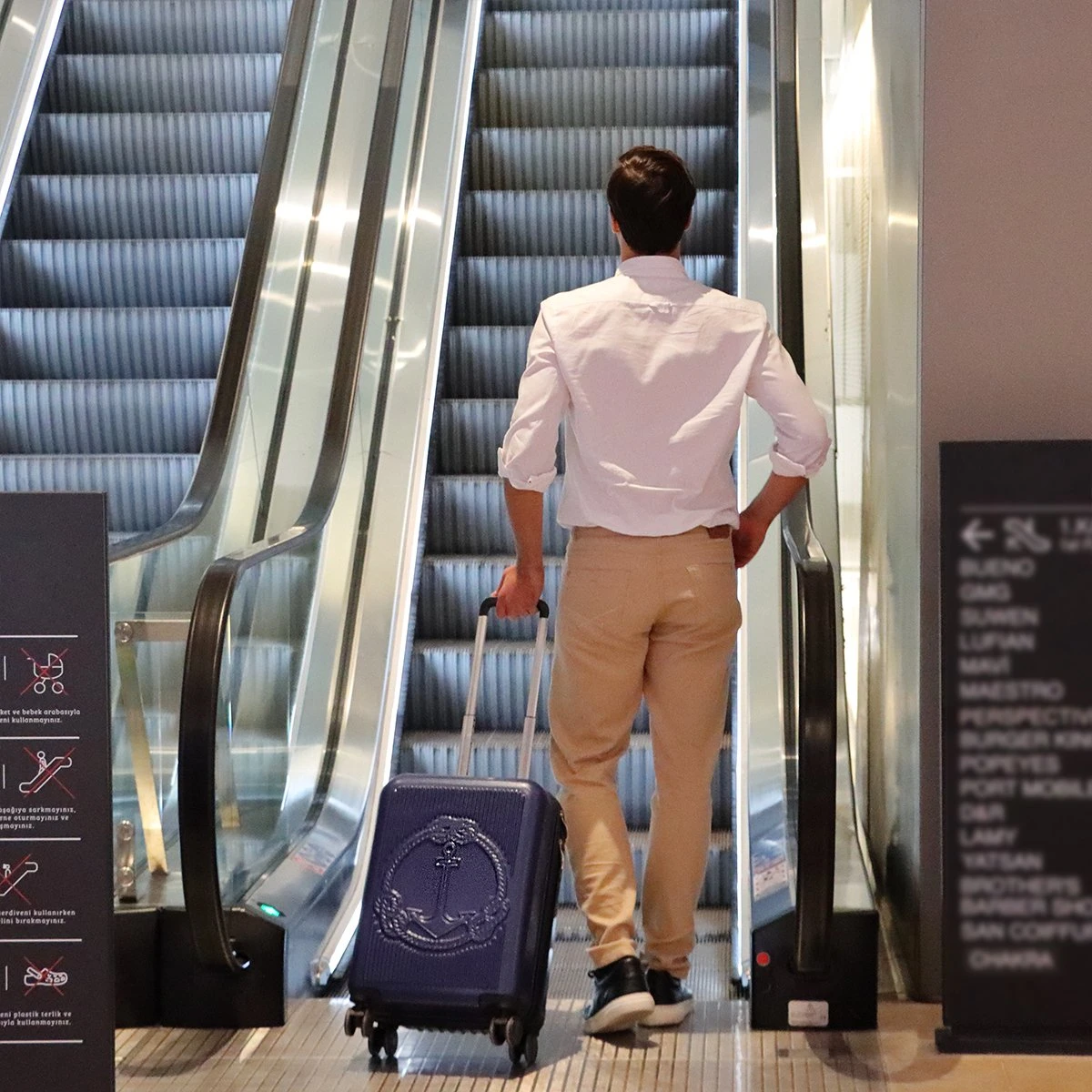 Handbagage Koffer 22"- Reiskoffer Met Wielen - Handbagage Trolley -Harde Reiskoffer- Trolley Met Gevoerde Binnekant- Marineblauw 9 Handbagage Koffer 22"- Reiskoffer Met Wielen - Handbagage Trolley -Harde Reiskoffer- Trolley Met Gevoerde Binnekant- Marineblauw - Afbeelding 7