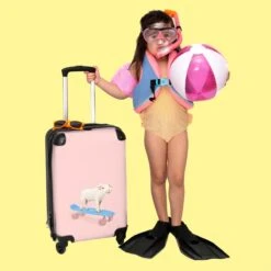 NoBoringSuitcases.com® Kinderkoffer - Trolley Kinderen - Varken - Roze - Skateboard - Kinderen - Meisje - Koffer Dieren - Past Binnen 55x40x20 Cm En 55x35x25 Cm - Reiskoffer Met Wielen -Koffer Winkel 1200x1200 88