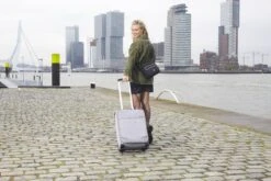 Enrico Benetti Dallas 39042 Handbagage Koffer Softcase - Grijs 16 Enrico Benetti Dallas 39042 Handbagage Koffer Softcase - Grijs -Koffer Winkel 1200x800 2