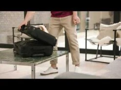 Eastpak TRANZSHELL M Reiskoffer (67 X 42 X 4 Cm) - Black -Koffer Winkel 1200x900 6