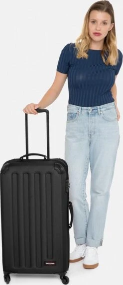 Eastpak TRANZSHELL M Reiskoffer (67 X 42 X 4 Cm) - Black -Koffer Winkel 516x1200 2