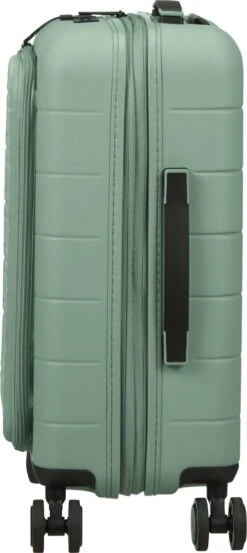 American Tourister Reiskoffer Met Laptopvak - Novastream Spinner 55/20 Tsa (Handbagage) Nomad Green 18 American Tourister Reiskoffer Met Laptopvak - Novastream Spinner 55/20 Tsa (Handbagage) Nomad Green -Koffer Winkel 536x1200