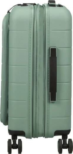 American Tourister Reiskoffer Met Laptopvak - Novastream Spinner 55/20 Tsa (Handbagage) Nomad Green 22 American Tourister Reiskoffer Met Laptopvak - Novastream Spinner 55/20 Tsa (Handbagage) Nomad Green -Koffer Winkel 574x1200 2