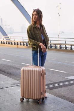 Decent Tranporto-One Reiskoffer 66 Cm - Zalmroze -Koffer Winkel 800x1200 167