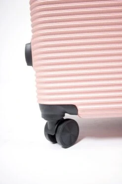 AttitudeZ Air-Z Handbagage Koffer Roze 55cm - TSA-slot 14 AttitudeZ Air-Z Handbagage Koffer Roze 55cm - TSA-slot -Koffer Winkel 800x1200 61