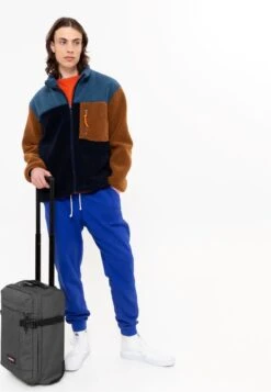 Eastpak TRANVERZ XXS Reiskoffer, Handbagage (45 X 32 X 20 Cm) - Black Denim 15 Eastpak TRANVERZ XXS Reiskoffer, Handbagage (45 X 32 X 20 Cm) - Black Denim -Koffer Winkel 830x1200