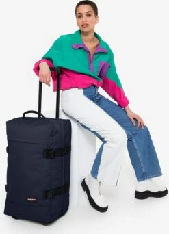 Eastpak TRANVERZ M Reiskoffer (67 X 35.5 X 30 Cm) - Ultra Marine -Koffer Winkel 866x1200 3
