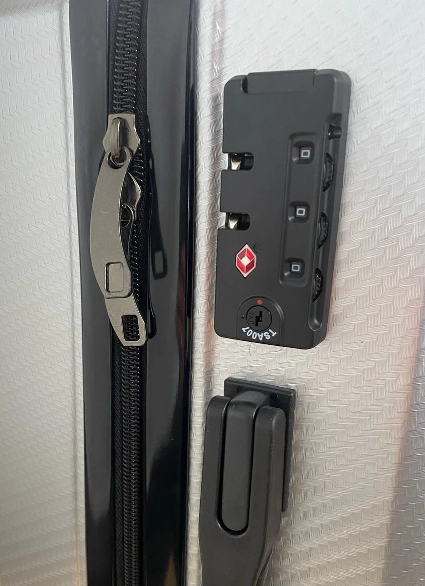 Leonardo Reiskoffer Premium - Handbagage Koffer 57x38x23 - Polycarbonaat - Hardcase - TSA Cijferslot 8 Leonardo Reiskoffer Premium - Handbagage Koffer 57x38x23 - Polycarbonaat - Hardcase - TSA Cijferslot - Afbeelding 6