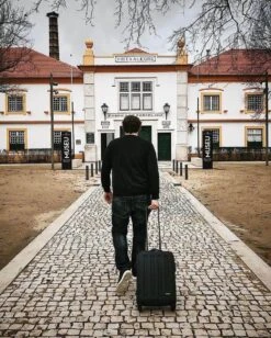 Eastpak TRANZSHELL S Reiskoffer (54 X 39 X 20 Cm) - Black -Koffer Winkel 961x1200