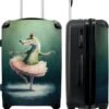 NoBoringSuitcases.com® Koffer Groot - Krokodil - Kroon - Goud - Ballet - Portret - Trolley Koffer Met TSA-slot - Met Wielen - 90 Liter - Reiskoffer - 66 Cm 1 NoBoringSuitcases.com® Koffer Groot - Krokodil - Kroon - Goud - Ballet - Portret - Trolley Koffer Met TSA-slot - Met Wielen - 90 Liter - Reiskoffer - 66 Cm -Koffer Winkel 985x1200 15